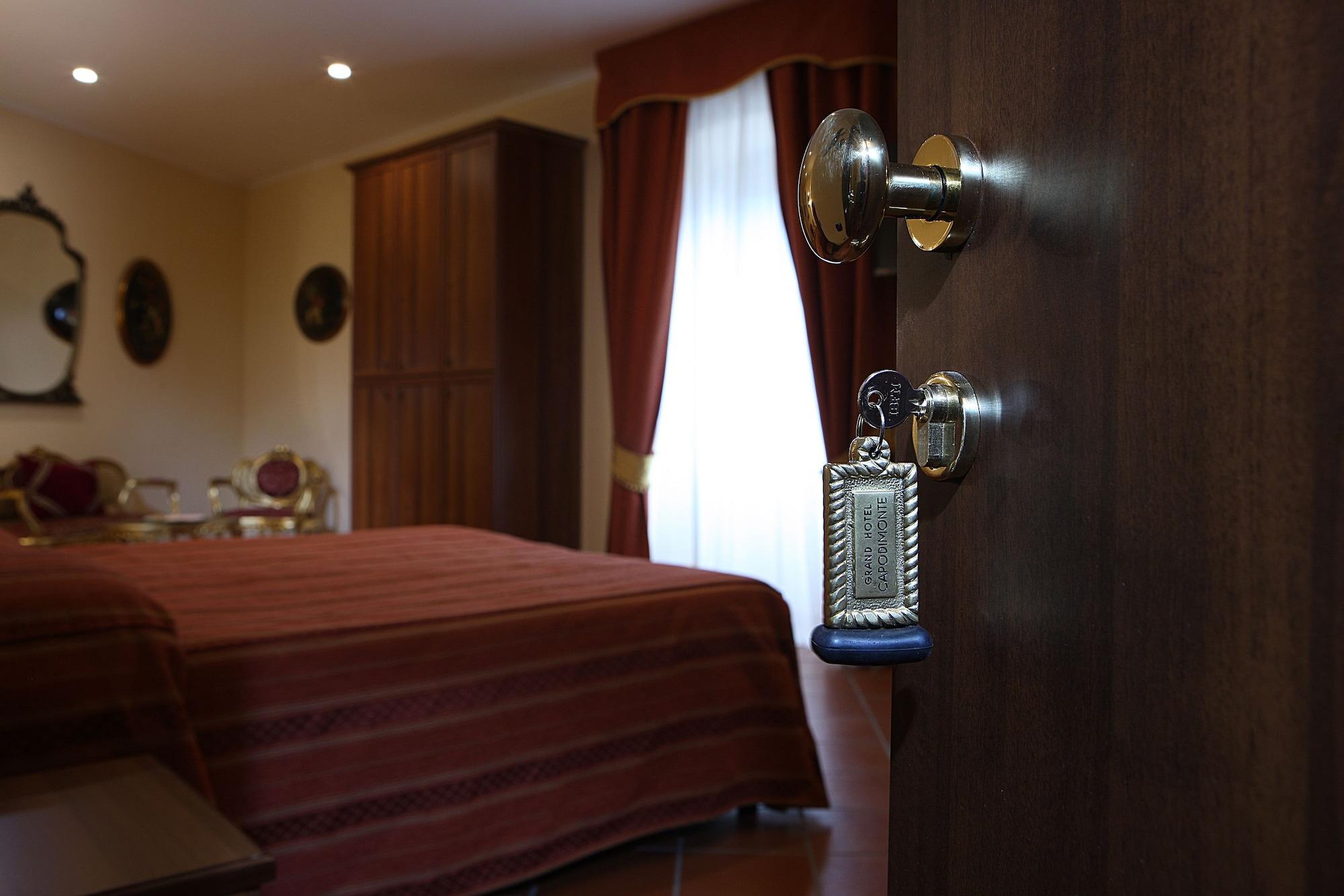Grand Hotel Capodimonte Napoli Bagian luar foto