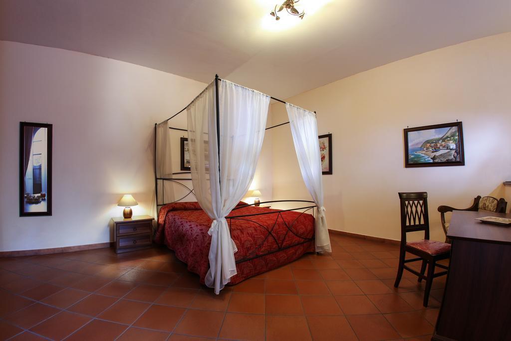 Grand Hotel Capodimonte Napoli Bagian luar foto