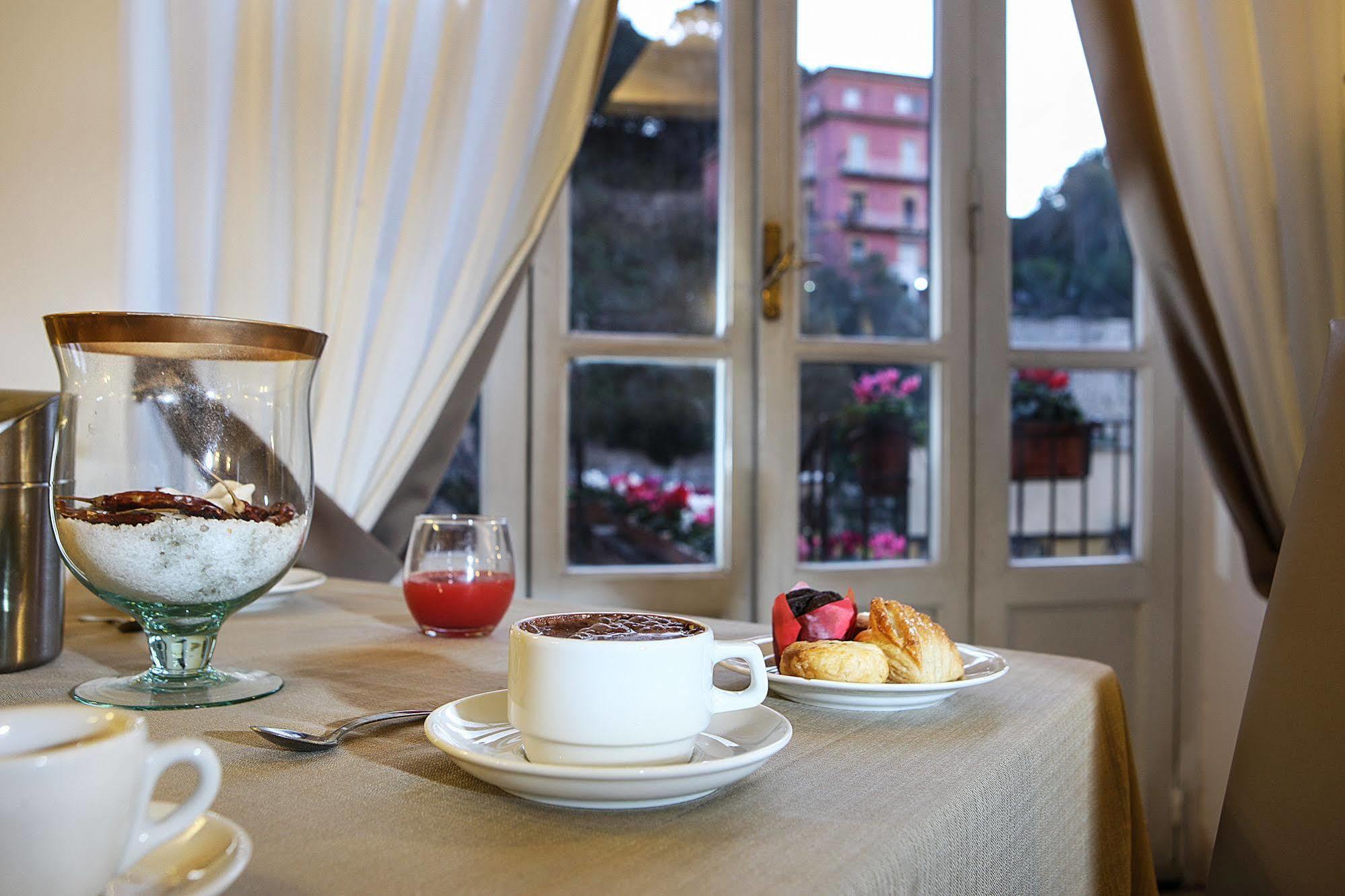 Grand Hotel Capodimonte Napoli Bagian luar foto